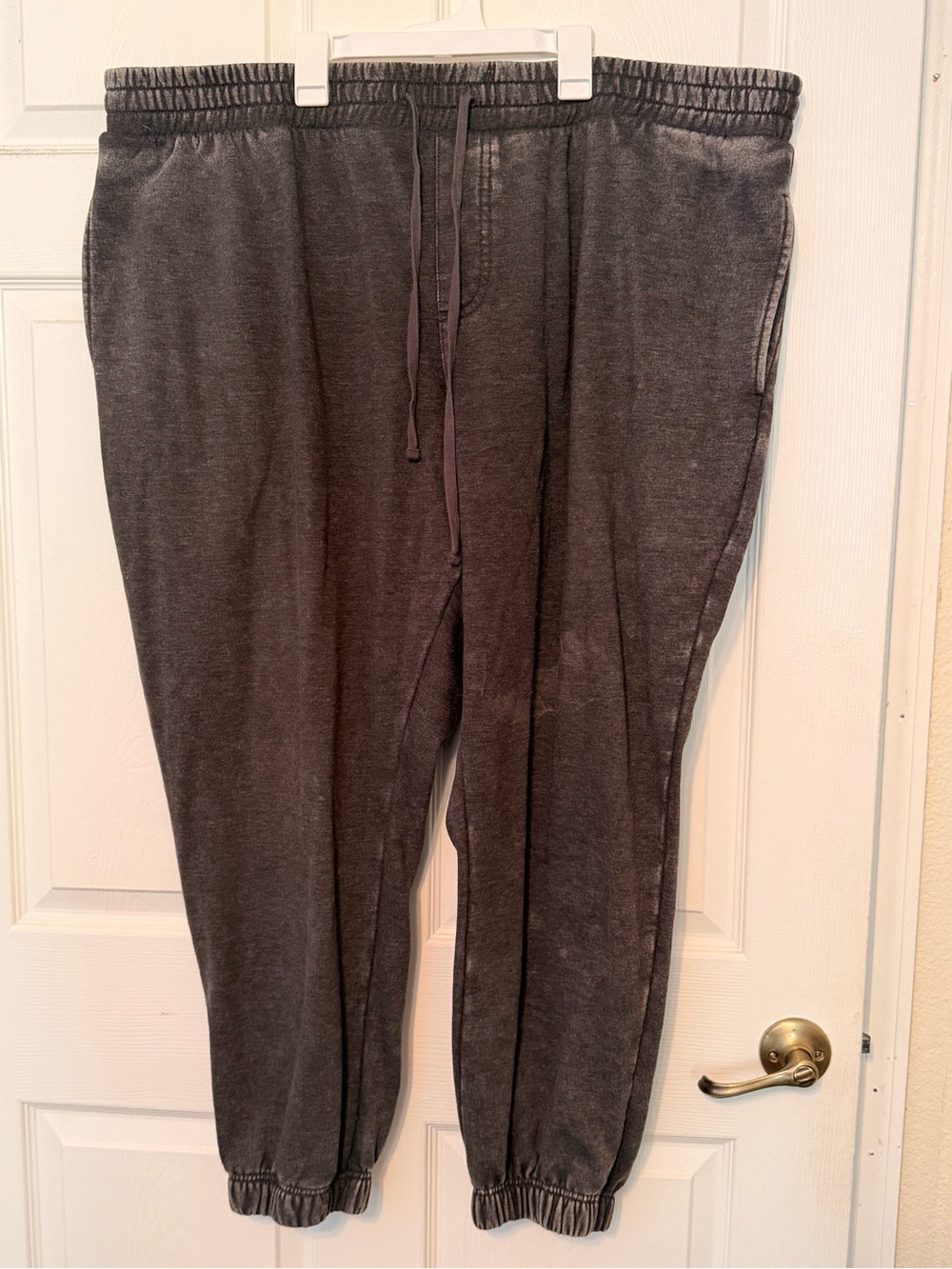 No Boundaries Charcoal Gray Men's Bleached  Jogger Sweatpants
